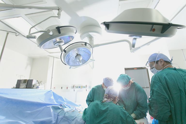 ikke bare, sterile instrumenter, brukes kirurgi, instrumenter kirurgen, kirurgisk skrubbtekniker