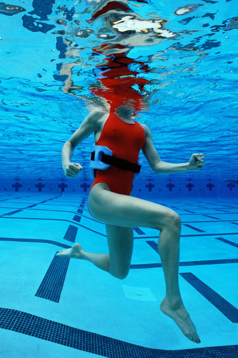 bassenget stedet, Fordeler dypvannløp, også måte, skadet idrettsutøver, vann løper