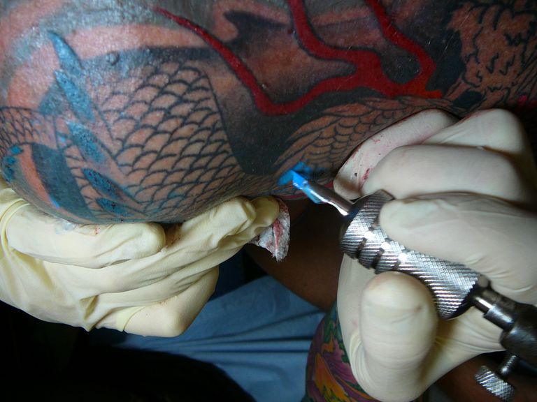 tatovering eller, eller piercing, infeksjon ikke, tatovering eller piercing
