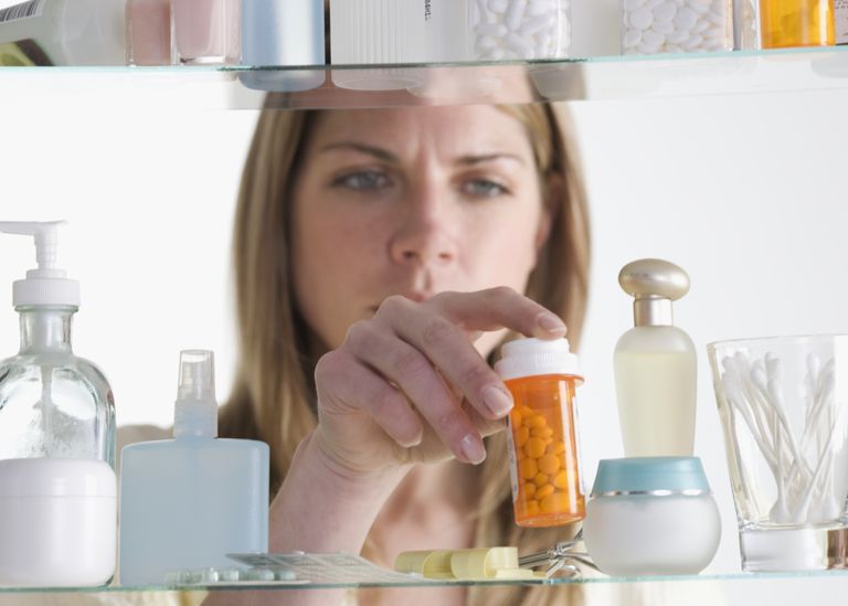 Kronisk urtikaria, antihistaminer ikke, forverre symptomene, inkluderer hodepine, alternative legemidler, antihistaminer kortikosteroider