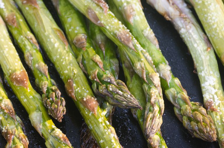 Hvit asparges, kilde vitamin, pepper urter, asparges dryss