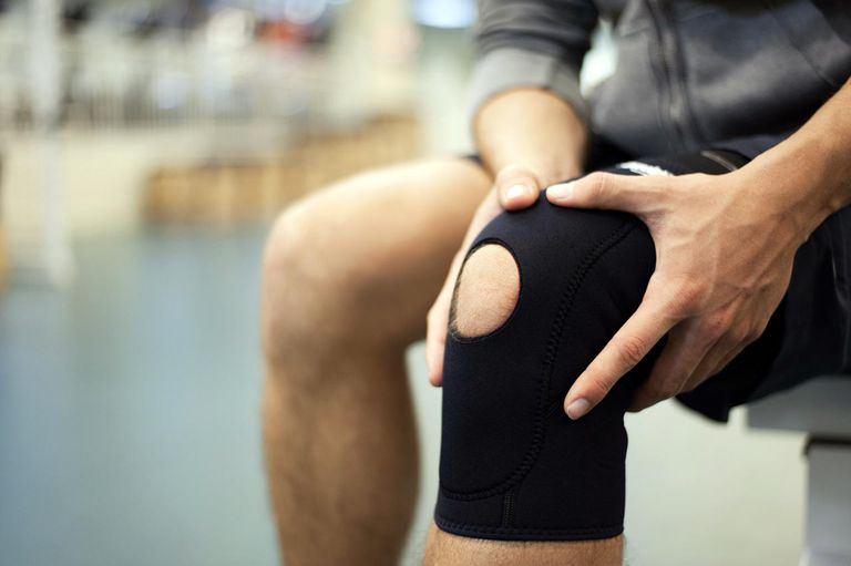 rundt kneet, etter skade, kneet Smerter, utsiden kneet, atletisk aktivitet, besøke lege